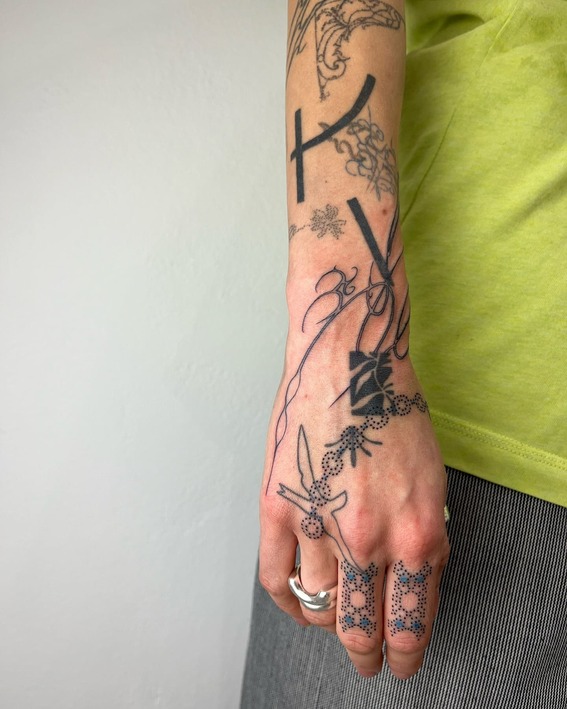 Pretty Hand Tattoo Ideas