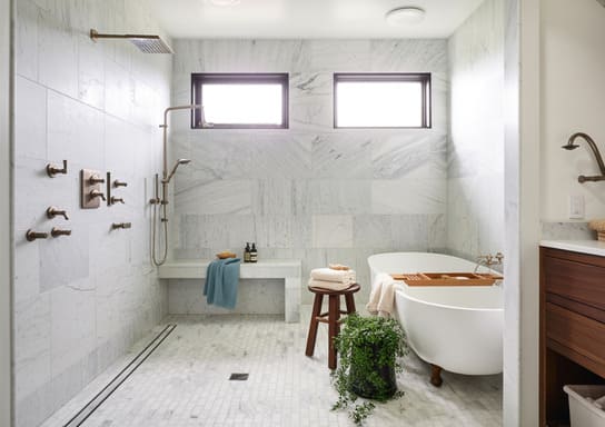 A Marble Bathroom That Looks Like a Fancy Hotel